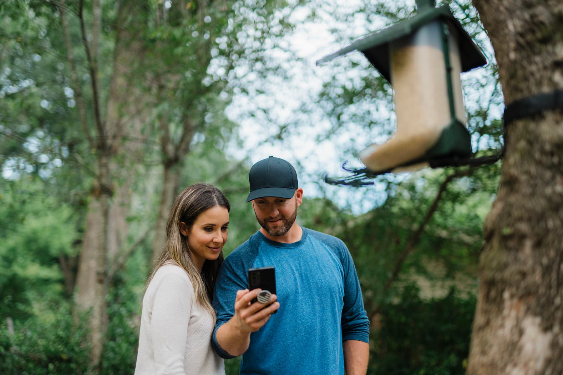 Nine reasons to install a backyard bird feeder cam Nine reasons to install a backyard bird feeder cam